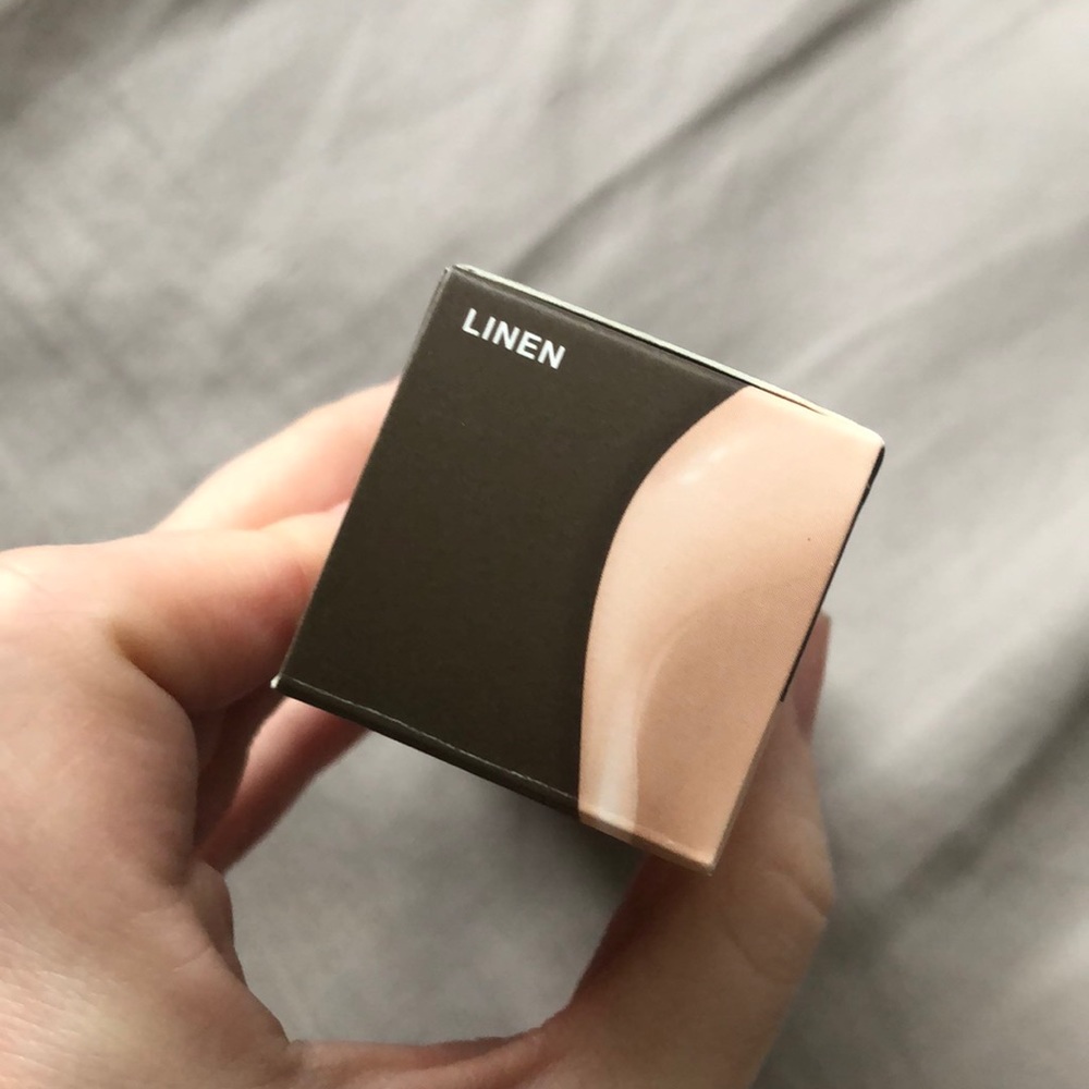 Becca Ultimate coverage Foundations - Picture 2 of 4